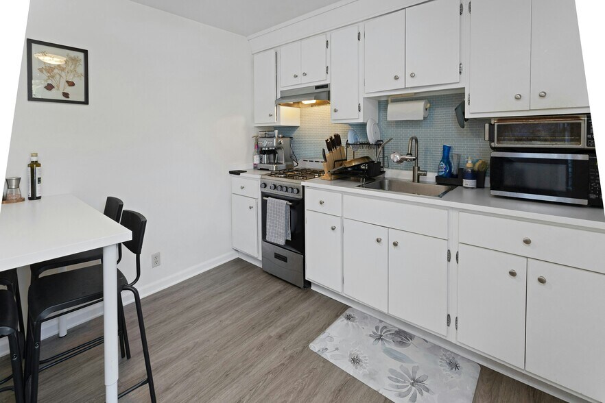 More Photos Of 45 Pleasant St, Stamford Apartments For Sale