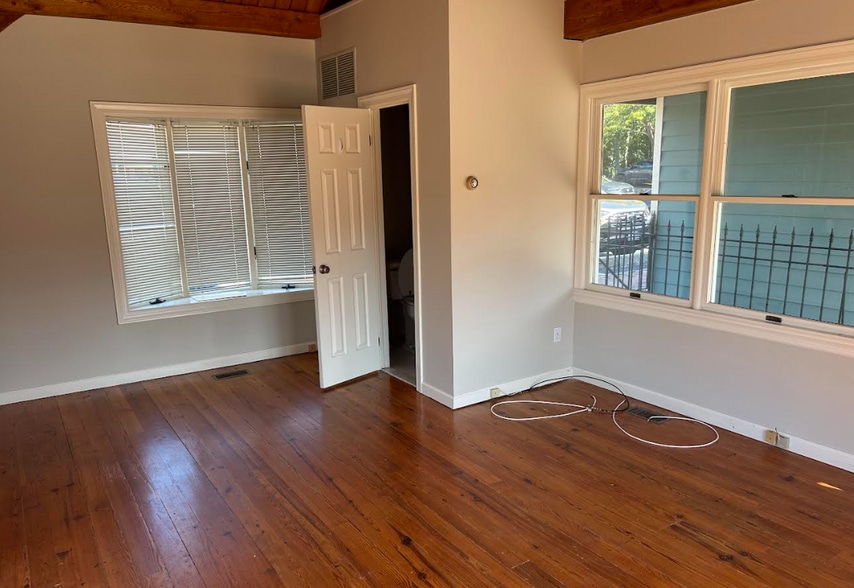 More Photos Of 53345 Main Rd, Southold Unknown For Lease