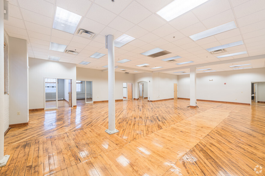 More Photos Of 10 Admiral St, Providence Office For Lease