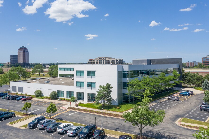 More Photos Of 900 N Arlington Heights Rd, Itasca Office For Lease