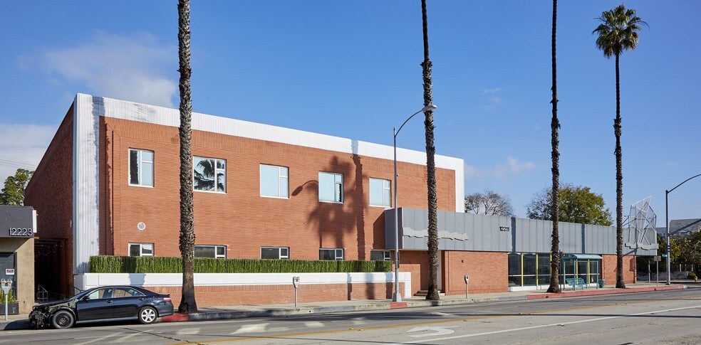 More Photos Of 12211 W Washington Blvd, Los Angeles Office For Lease