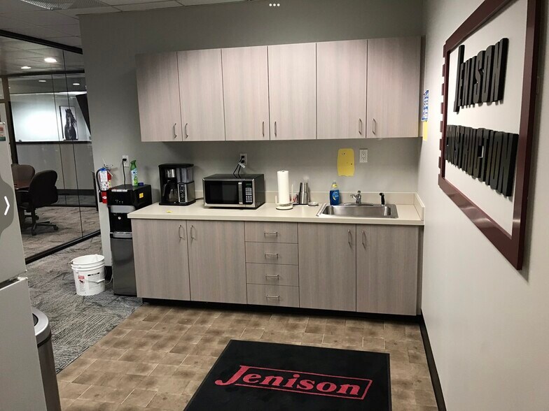 More Photos Of 4901 Dwight Evans Rd, Charlotte Light Distribution For Sale