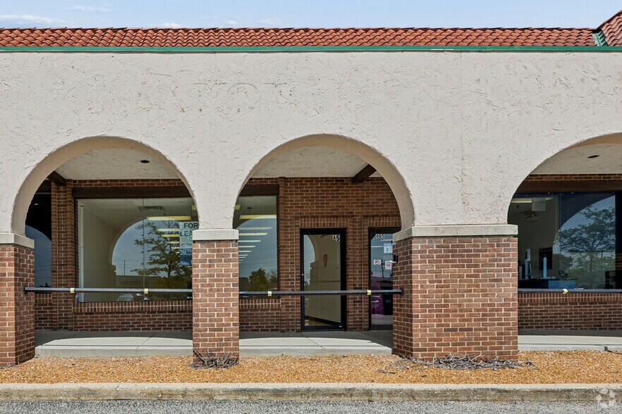 More Photos Of 401-499 Lake Cook Rd, Deerfield Storefront For Lease