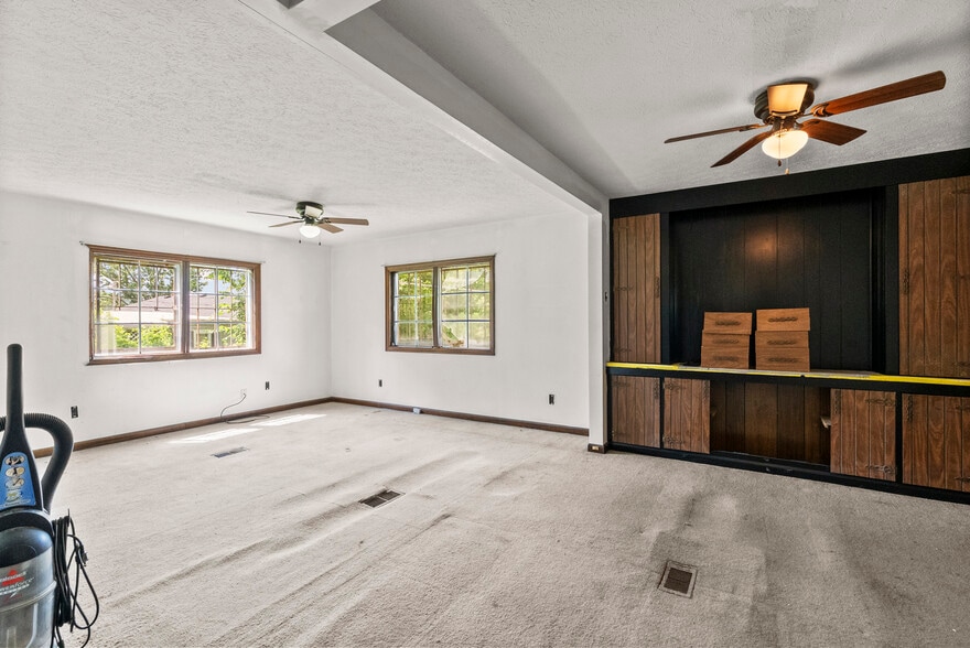 More Photos Of 130 Cooper Run, Shepherdsville Warehouse For Sale