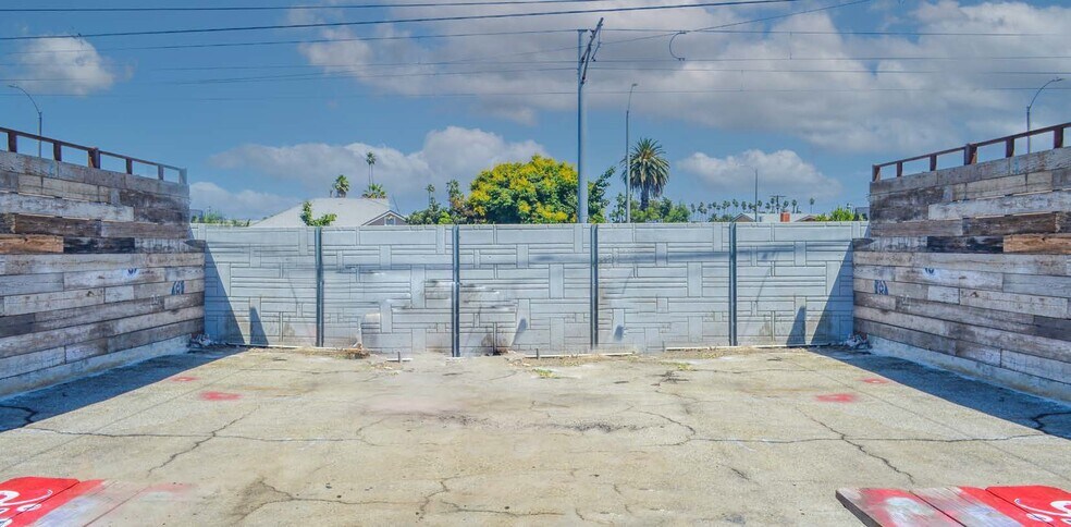 More Photos Of 2411 Exposition Pl, Los Angeles Warehouse For Sale