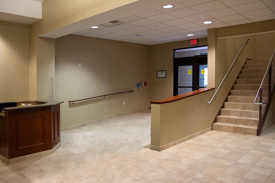 More Photos Of 313 S Capitol Ave, Lansing Office For Sale