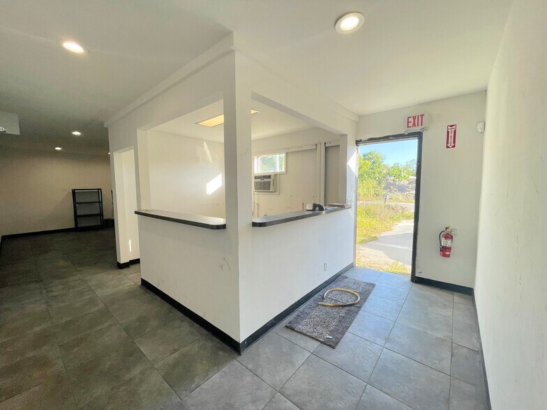 More Photos Of 10980 Enterprise Ave, Bonita Springs Warehouse For Sale