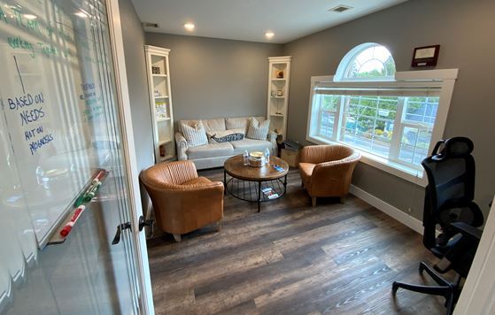 More Photos Of 18615 Willamette Dr, West Linn Medical For Lease