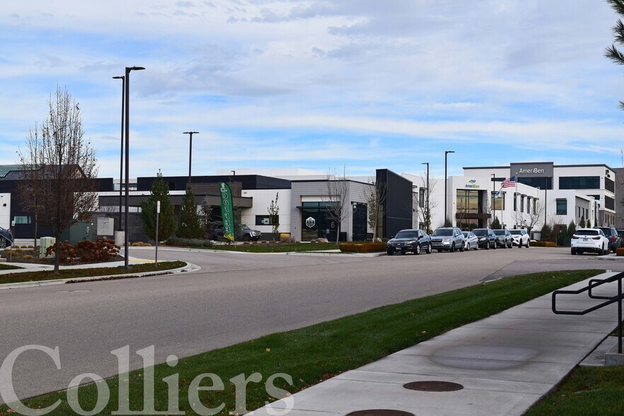 More Photos Of 2900 W Excursion Ln, Meridian Storefront Retail Office For Sale