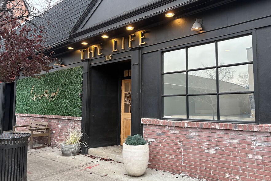 More Photos Of 52 elm St, Westfield Storefront Retail Office For Lease