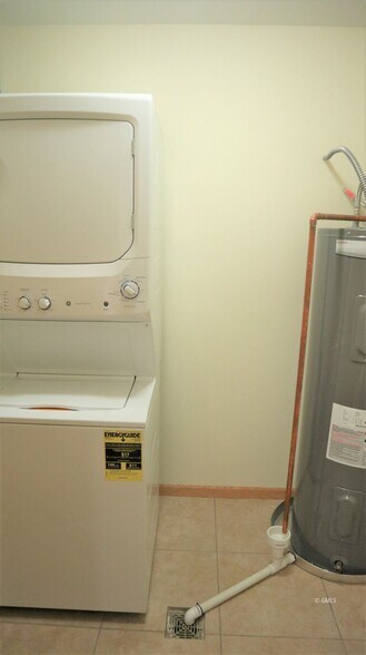 More Photos Of 806 3rd St NW, Sidney Apartments For Sale