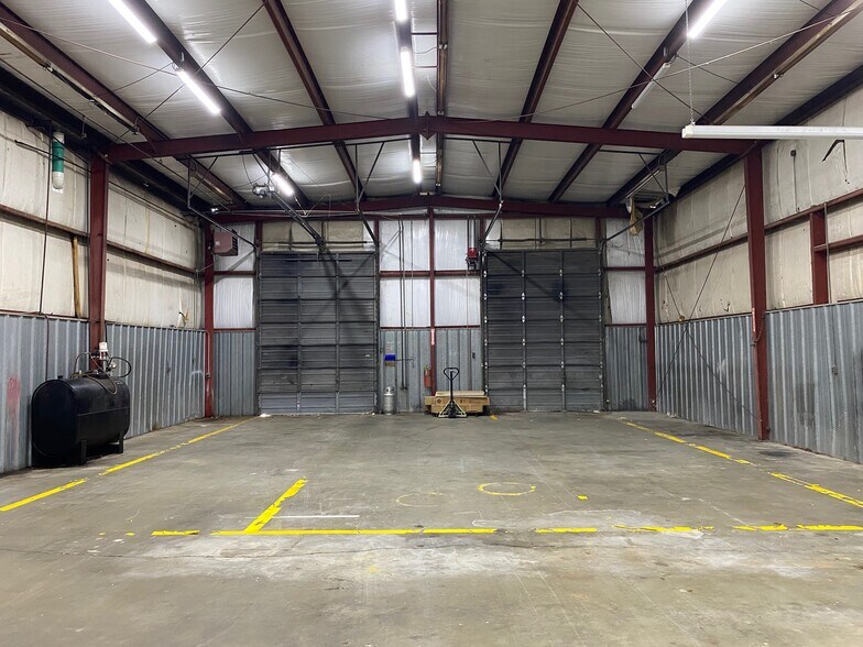 More Photos Of 407 S Eason Blvd, Tupelo Warehouse For Sale