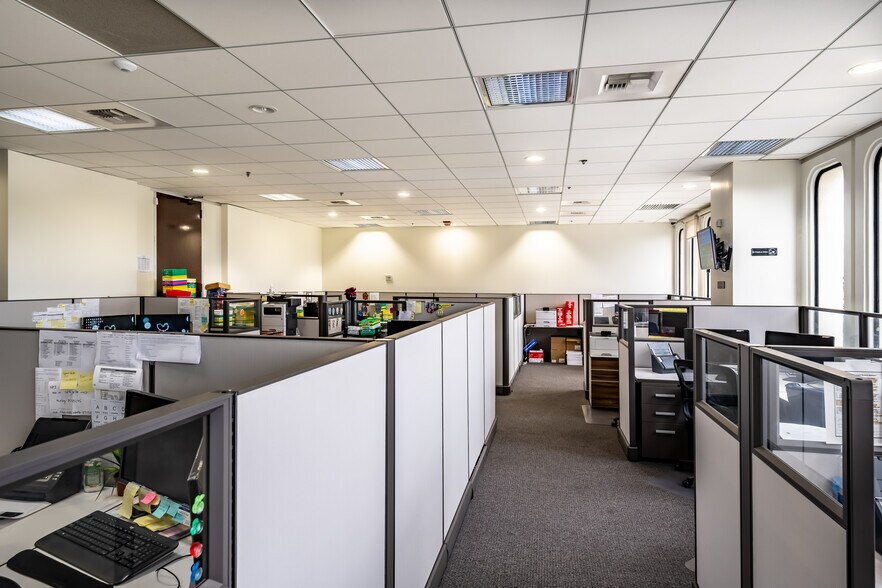 More Photos Of 1910 W Sunset Blvd, Los Angeles Office For Lease