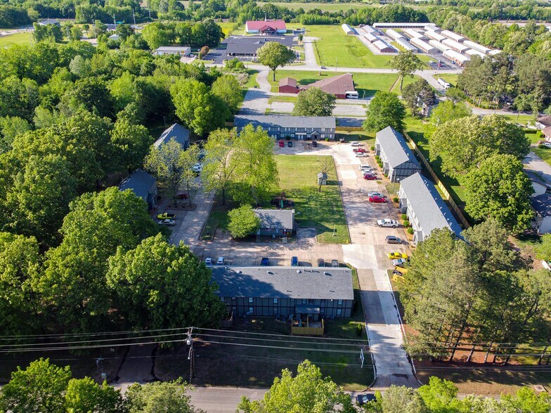 More Photos Of 1906 W Matthews Ave, Jonesboro Apartments For Sale