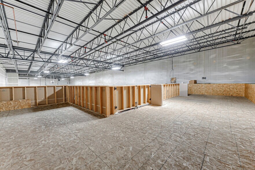 More Photos Of 1601-1627 Rock Creek Blvd, Joliet Distribution For Sale