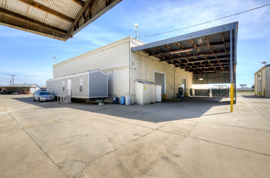 More Photos Of 39400 Clarkson Dr, Kingsburg Warehouse For Sale