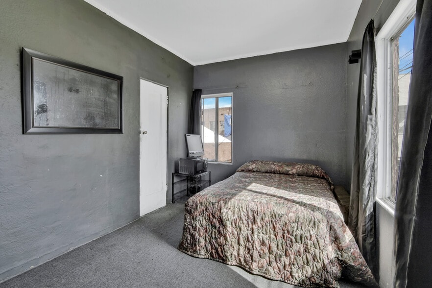 More Photos Of 1042 N Wilcox Ave, Los Angeles Hotel For Sale