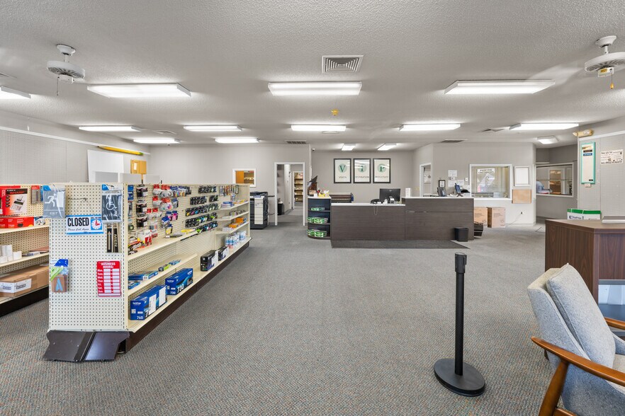 More Photos Of 421 US Highway 80 W, Garden City Freestanding For Lease