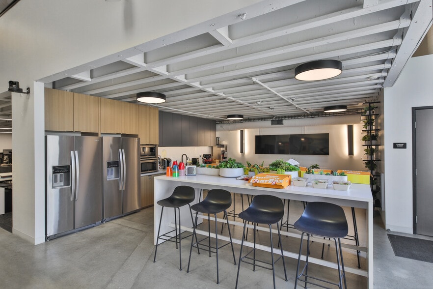 More Photos Of 417 E Huntington Dr, Monrovia Research And Development For Lease