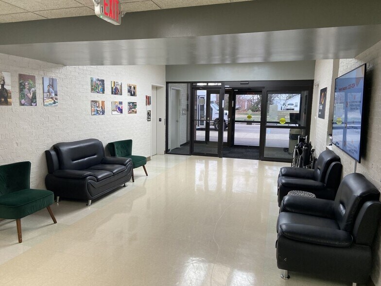 More Photos Of 615 W Virginia St, Evansville Medical For Sale