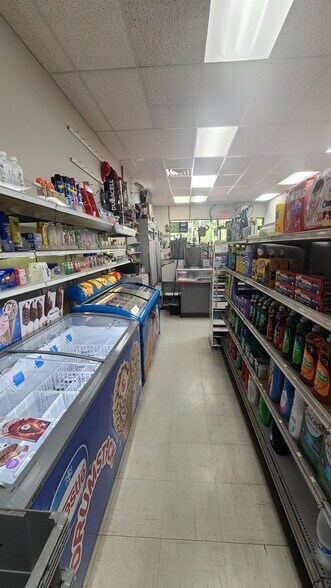 More Photos Of 2840 Bainbridge Ave, Burnaby General Retail For Lease