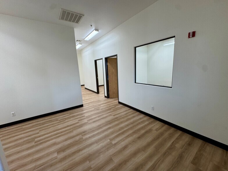 More Photos Of 1300 N Boulder Hwy, Henderson Auto Repair For Lease