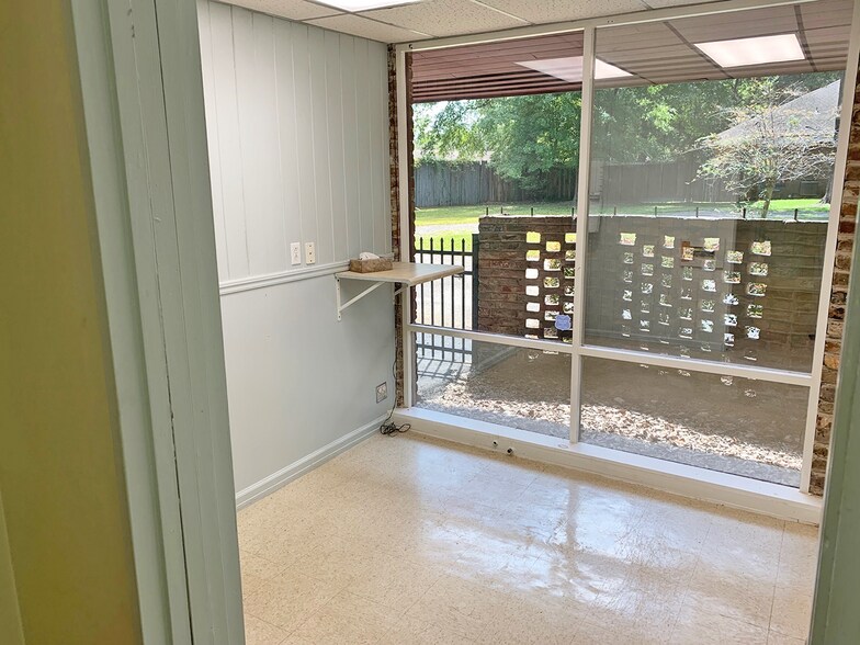 More Photos Of 515 Azalea Rd, Mobile Medical For Sale