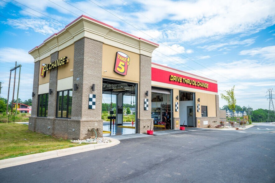 Primary Photo Of 1907 Rees St, Breaux Bridge Auto Repair For Sale