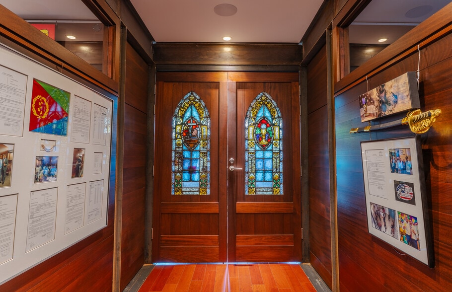 More Photos Of 733 E 12th 1/2 St, Houston Office For Sale