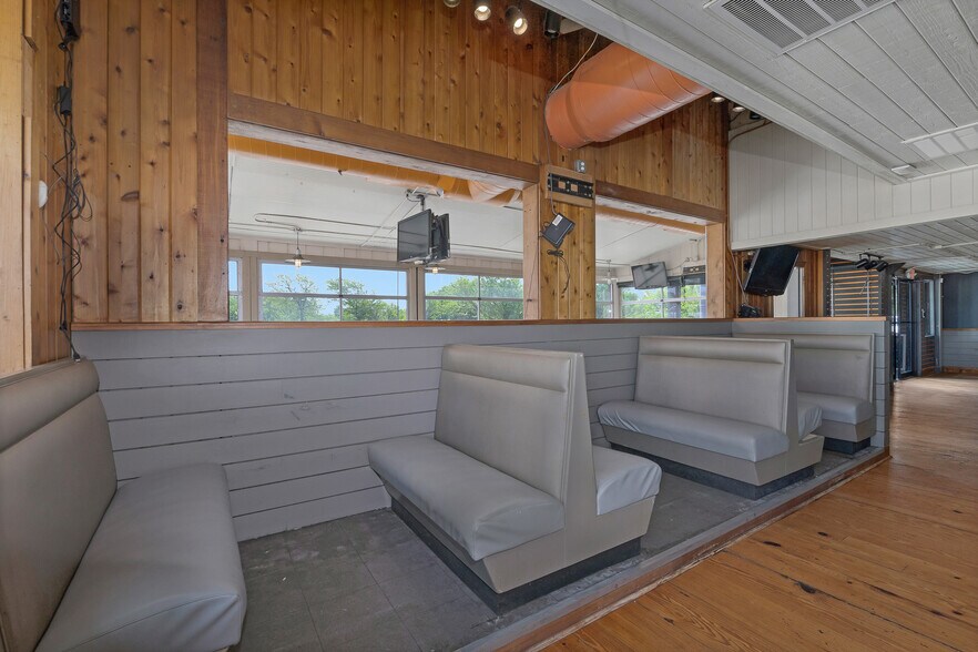 More Photos Of 8101 W I-40, Amarillo Restaurant For Lease