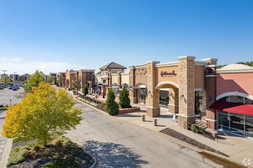 More Photos Of 8600-8660 N Boardwalk Ave, Kansas City Storefront For Lease