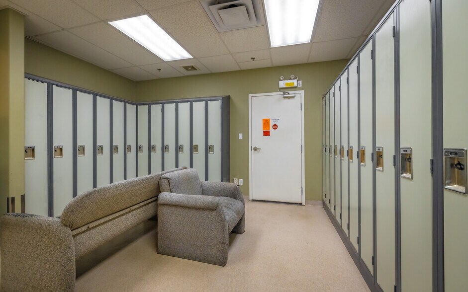 More Photos Of 29781 Fraser Hwy, Abbotsford Warehouse For Lease