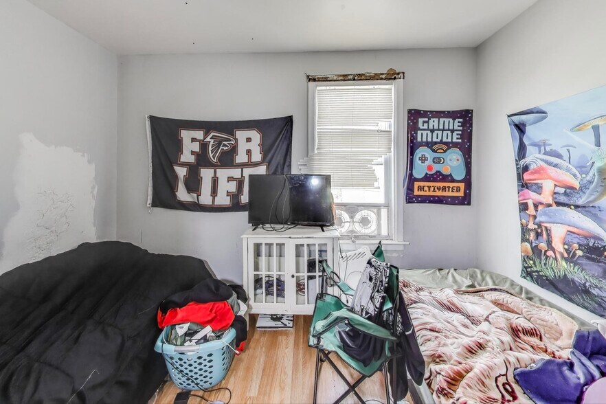 More Photos Of 2916 W 25th Pl, Chicago Multifamily For Sale