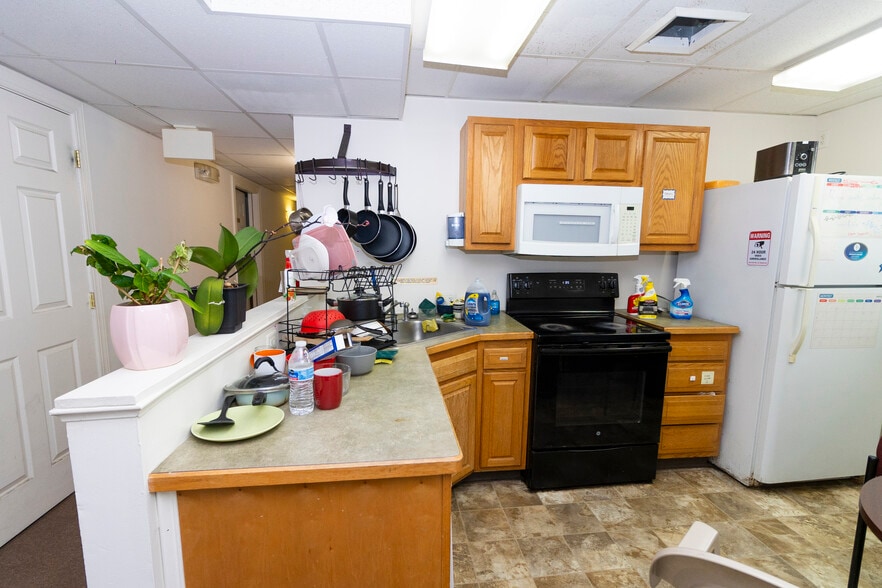 More Photos Of 153 Courtney St, Newark Apartments For Sale