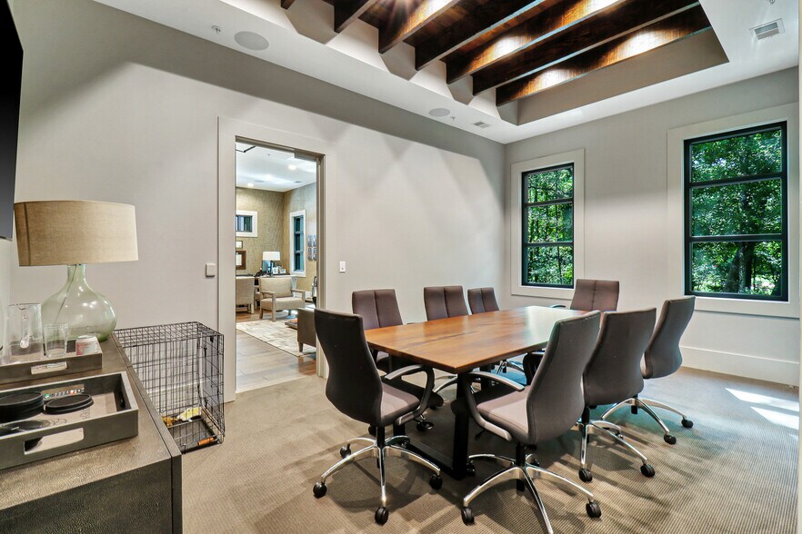 More Photos Of 10 Park Ln, Hilton Head Island Office For Sale