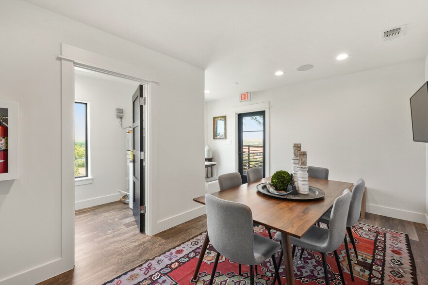 More Photos Of 602 Steve Hawkins Pky, Marble Falls Storefront Retail Office For Sale