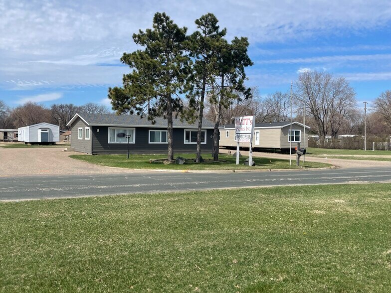 More Photos Of 9550 NE Central Ave, Blaine General Retail For Sale