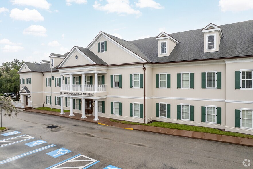 More Photos Of 235 N Westmonte Dr, Altamonte Springs Office For Lease