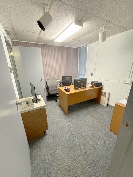 More Photos Of 850 E Broad St, Elyria Office For Sale