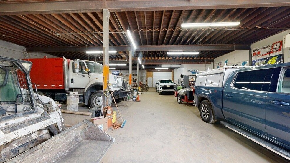 More Photos Of 401 Ashland Rd, Mansfield Freestanding For Sale