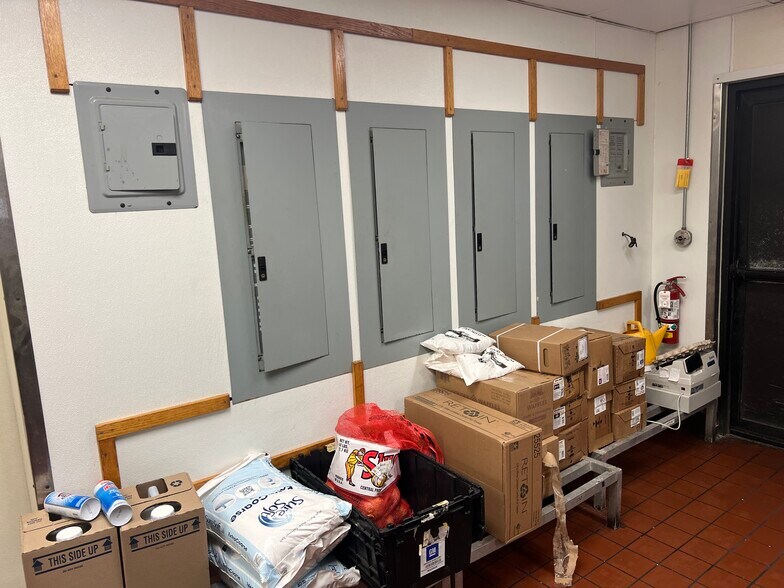 More Photos Of 1020 W Buchanan St, California Fast Food For Sale