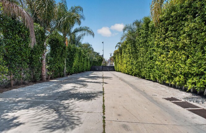 More Photos Of 3680 Beverly Blvd, Los Angeles Loft Creative Space For Lease