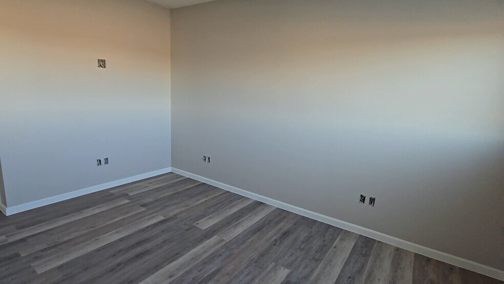 More Photos Of 6366-6414 FM 1715, Lampasas Flex For Lease