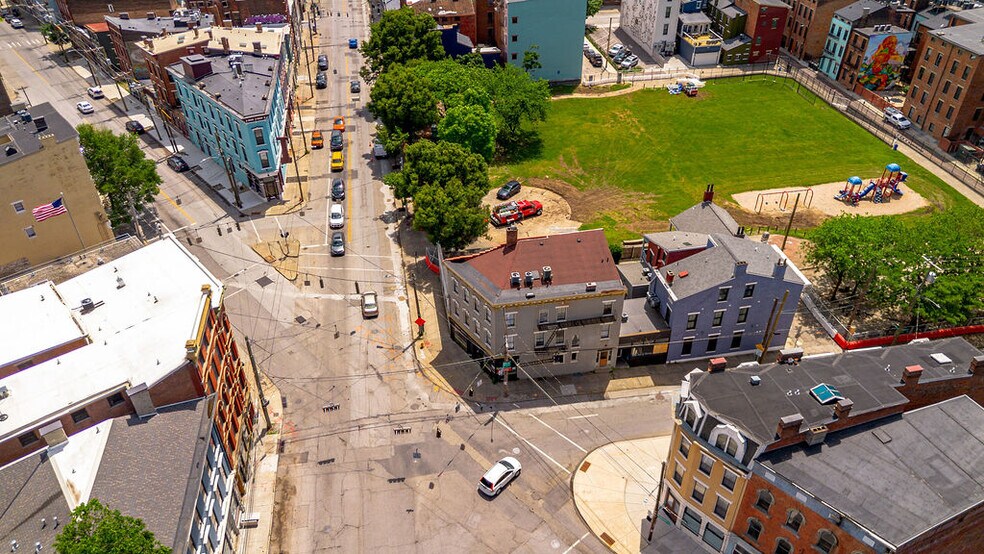 More Photos Of 1833 Vine St, Cincinnati Storefront Retail Residential For Lease