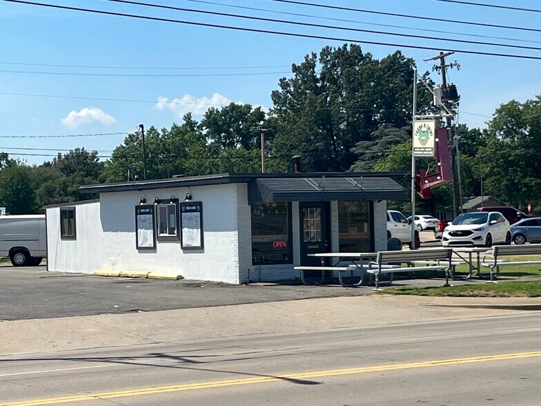 More Photos Of 701 N York St, Muskogee Fast Food For Lease