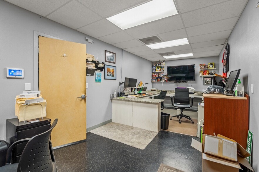 More Photos Of 4540 Northgate Ct, Sarasota Warehouse For Sale