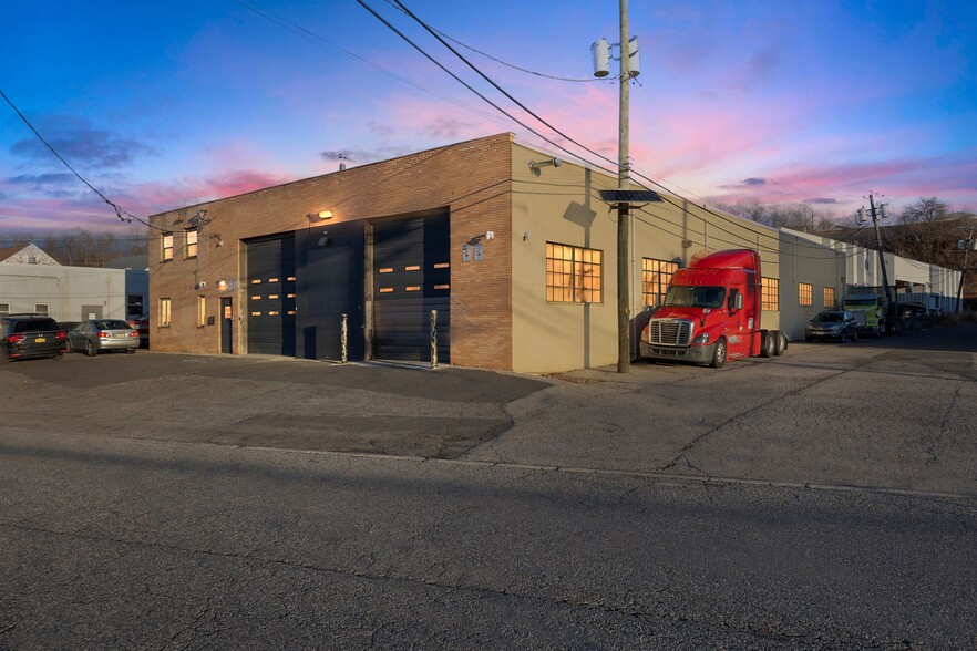 Primary Photo Of 645 Industrial Rd, Carlstadt Manufacturing For Lease