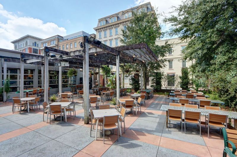 More Photos Of 21 W Bay St, Savannah Restaurant For Lease