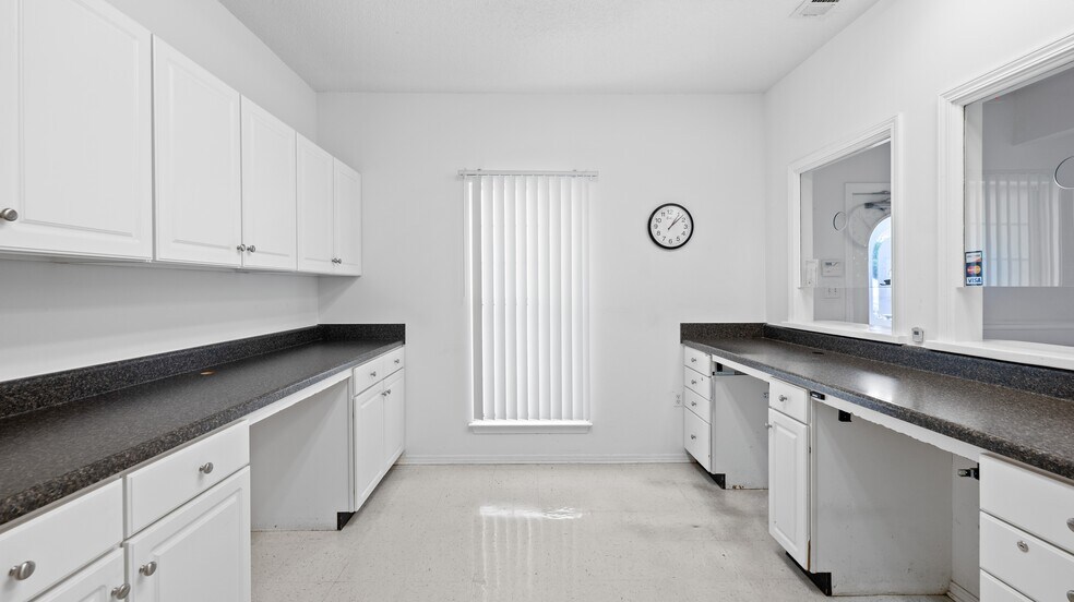 More Photos Of 4100 S Ferdon Blvd, Crestview Unknown For Lease
