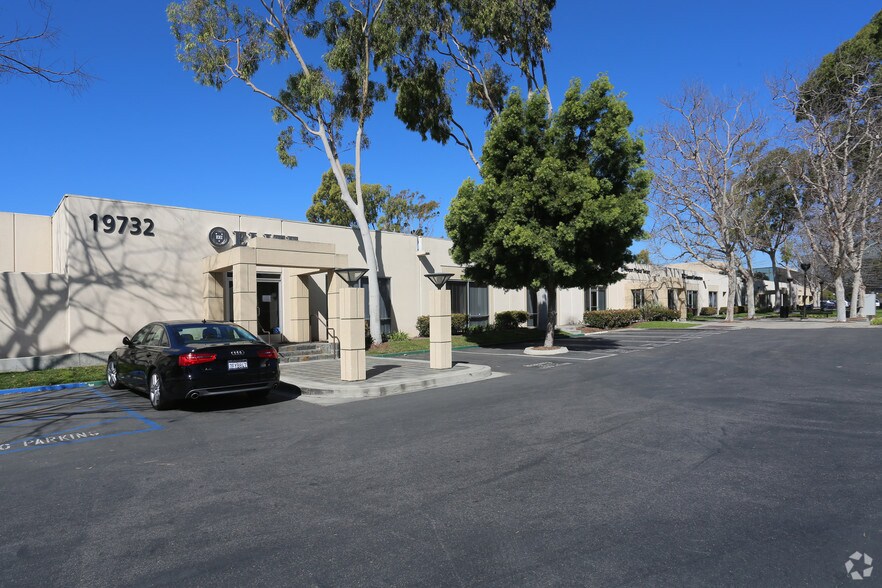 More Photos Of 19732 MacArthur Blvd, Irvine Office For Lease